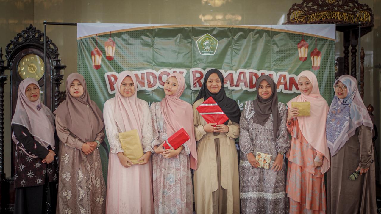 Garda Muslimah Beradab: Puncak Gemilang Pondok Ramadhan Putri MTs Hasyim Asy’ari