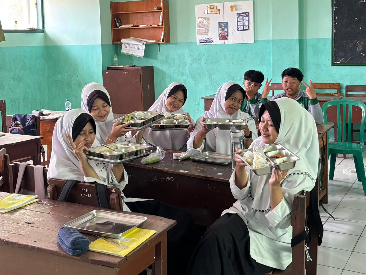 Wujud Nyata Generasi Sehat: MTs Hasyim Asy’ari Sukseskan Program Makan Bergizi Gratis